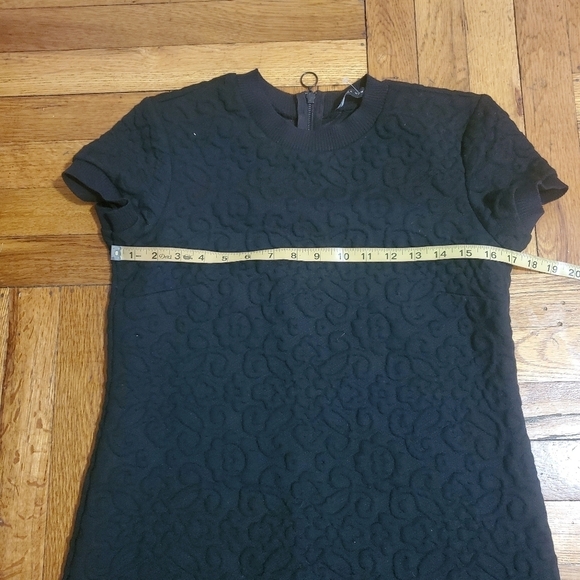 Zara WomanTextured A-lined Black Dress Size M Short Sleeve Knee Length Quilted - Picture 8 of 10
